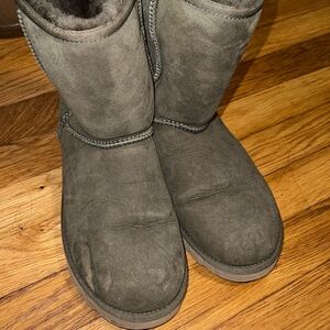 Uggs - olive green